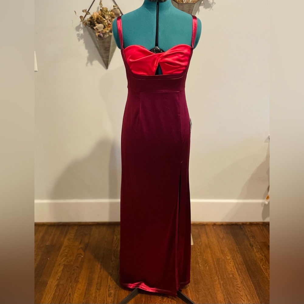 NWT Lulus burgundy and red silky formal dress